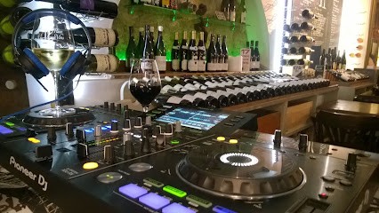 17 Place Aux Vins, Bar à L'Isle-sur-la-Sorgue