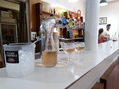 Centelles Fabrice Yvan, Bar à Mèze