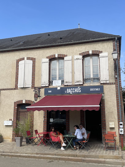 Le Bacchus, Bar à Mézilles