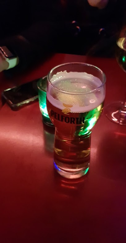 Verchere Cadot Marie Therese, Bar à Roanne