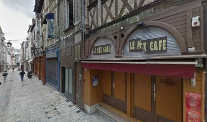 Plazza Babylonia, Bar à Orléans