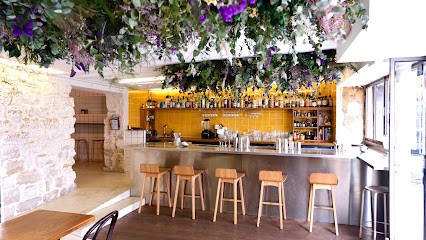 Combat, Bar à Paris 19