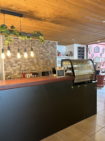 Inclusive Beauty Bar, Bar à Laval