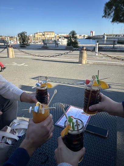 La Vinothèque Du Caveau, Bar à Saint-Pierre-d'Oléron