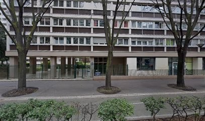 Agher Belaid Belaid, Bar à Paris 13