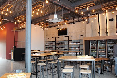 Le Bek – Bar & Boutique de la Brasserie de Bretagne, Bar à Concarneau