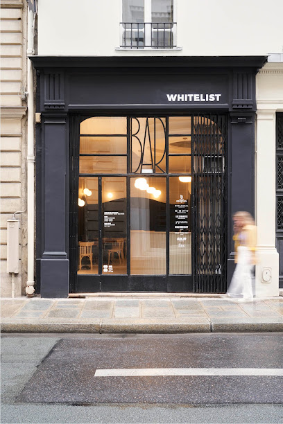 Whitelist, Bar à Paris 09