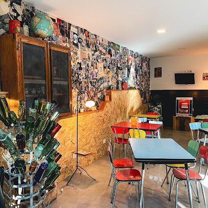 Bar Du Midi, Bar à Nîmes