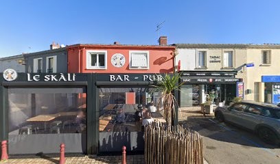 Baudouin Scarlett Ketty, Bar à Saint-Julien-de-Concelles