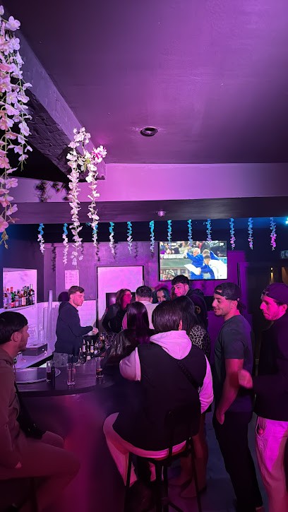 MI AMI, Bar à Nîmes