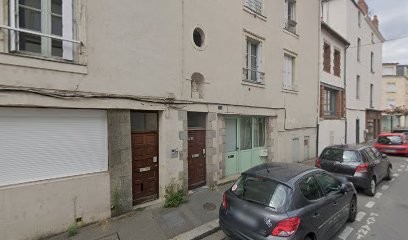 Carlin Patrick, Bar à Laval