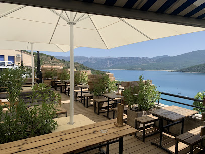 La Taverne Du Lac Bar à Sainte-Croix-du-Verdon
