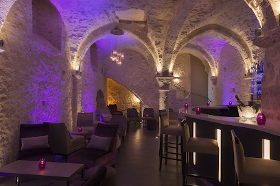 Le Lounge Bar Aux Vieux Remparts, Bar à Provins