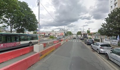 Lilijus, Bar à Choisy-le-Roi