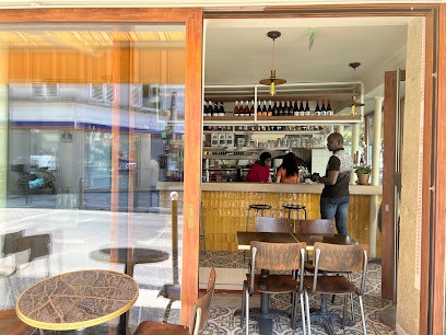 Aux Trois Arbres, Bar à Paris 19