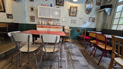 The Three Pillars Julien Allix, Bar à Coutances