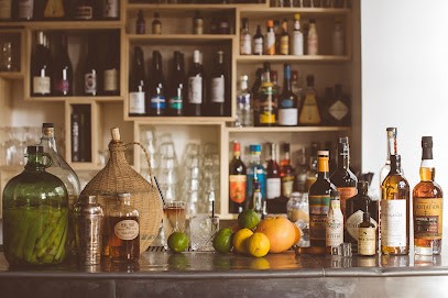 Les Badauds, Bar à Versailles