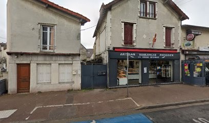 Martins Bazin, Bar à Chatou