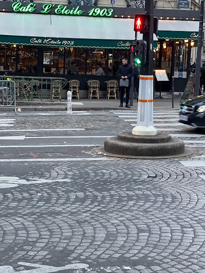 L'Etoile, Bar à Paris 17