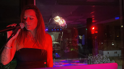 Billy Djette Chanteuse, Bar à Porto-Vecchio