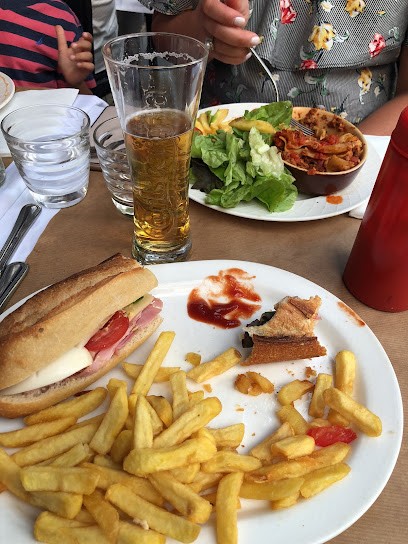 Le Castel, Bar à Paris 09