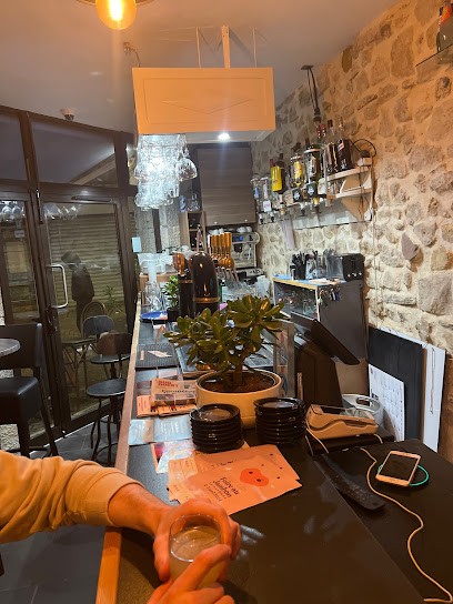 L'Essai Bayonnais, Bar à Bayonne