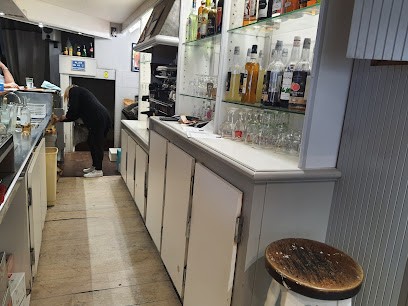 Bar Aux Metres, Bar à Orcet