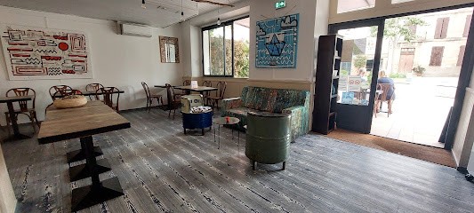 L'artiste Café, Bar à Monteux