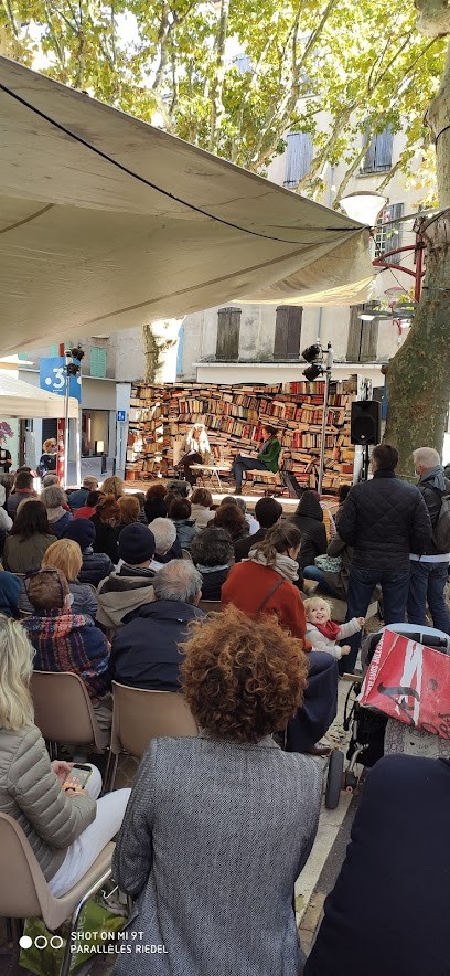 Correspondances, Bar à Manosque