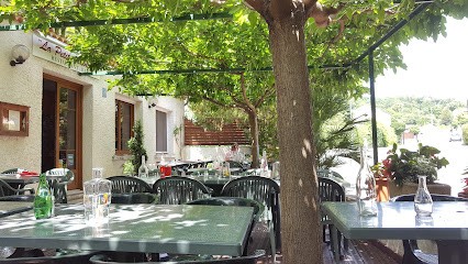 Moses Andre Herbert, Bar à Crest