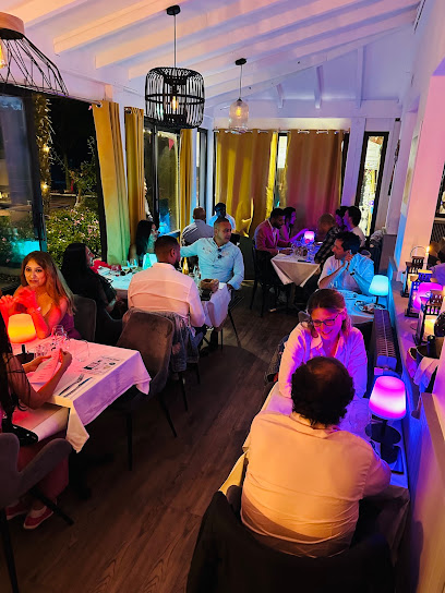 Nuits Du Cercle, Bar à Suresnes