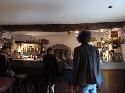 Les Valseuses, Bar à Lannion