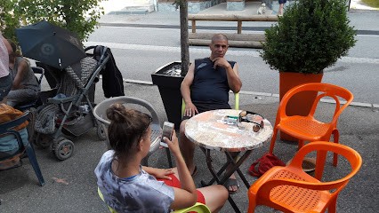 The New Clarine, Bar à Samoëns