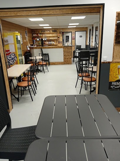 La descente, Bar à Alquines