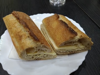 Le Saint-Paul, Bar à Paris 04