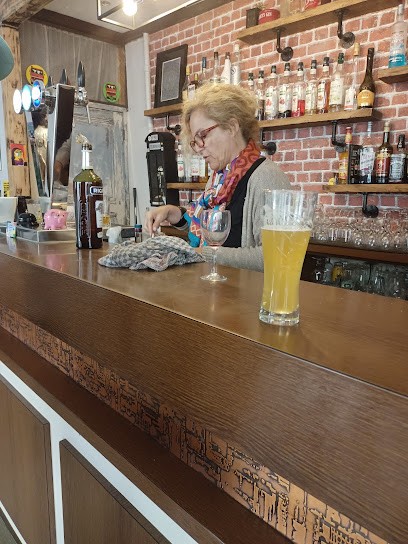 Chez ANNIE, Bar à Die