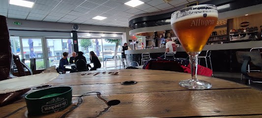 Le Calmos, Bar à Tartas