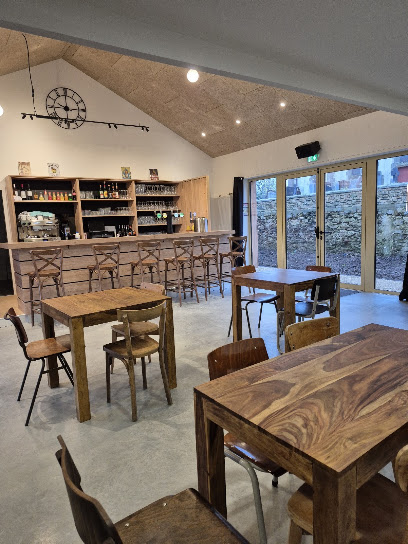 Le Buzuk Cafe, Bar à Kernouës