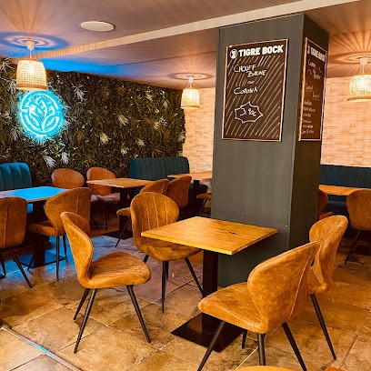 Lotus Club, Bar à Poitiers