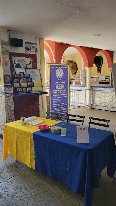 Pablo Romero, Bar à Nîmes