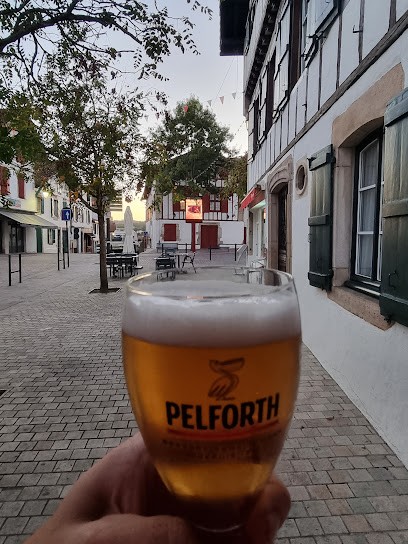 Trinquet Dongaitz, Bar à Urrugne