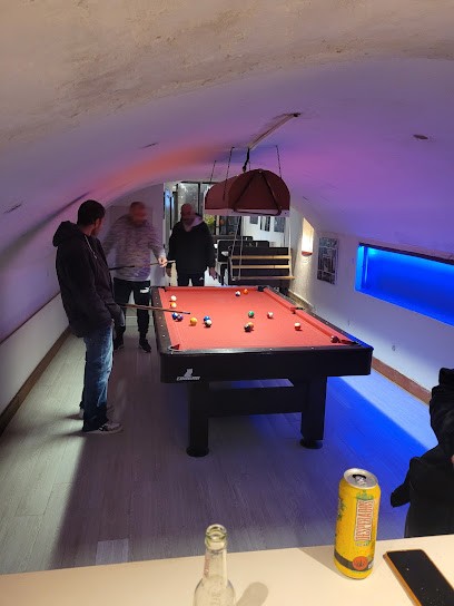 Why Note, Bar au Luc