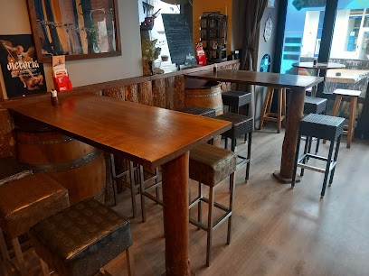 Le Bidule (Wooden leg), Bar à Noirétable