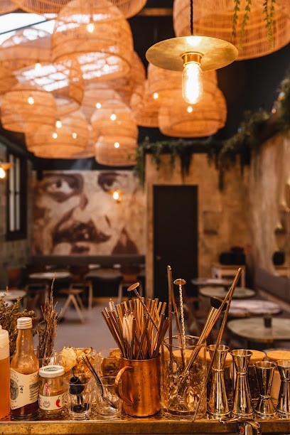 Paris Mon Amour, Bar à Paris 06