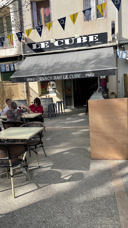 Bar Le Cube, Bar à Arles