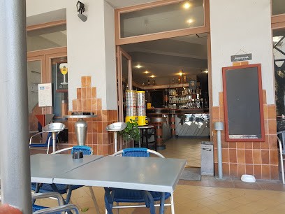 SARL Tilou Cafe Du Siecle, Bar à Pierrelatte