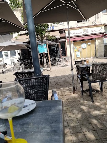 Bar Le Dauphin, Bar à Poitiers