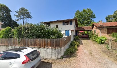 Pastis Navarre, Bar à Léon