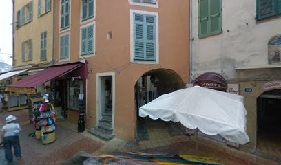 Stenari, Bar à Menton