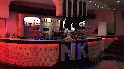 New Kamp, Bar à Pontoise